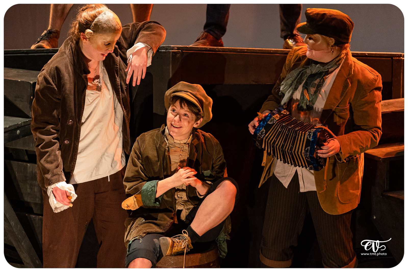 OLIVER TWIST (CIE LA MESNIE H.)